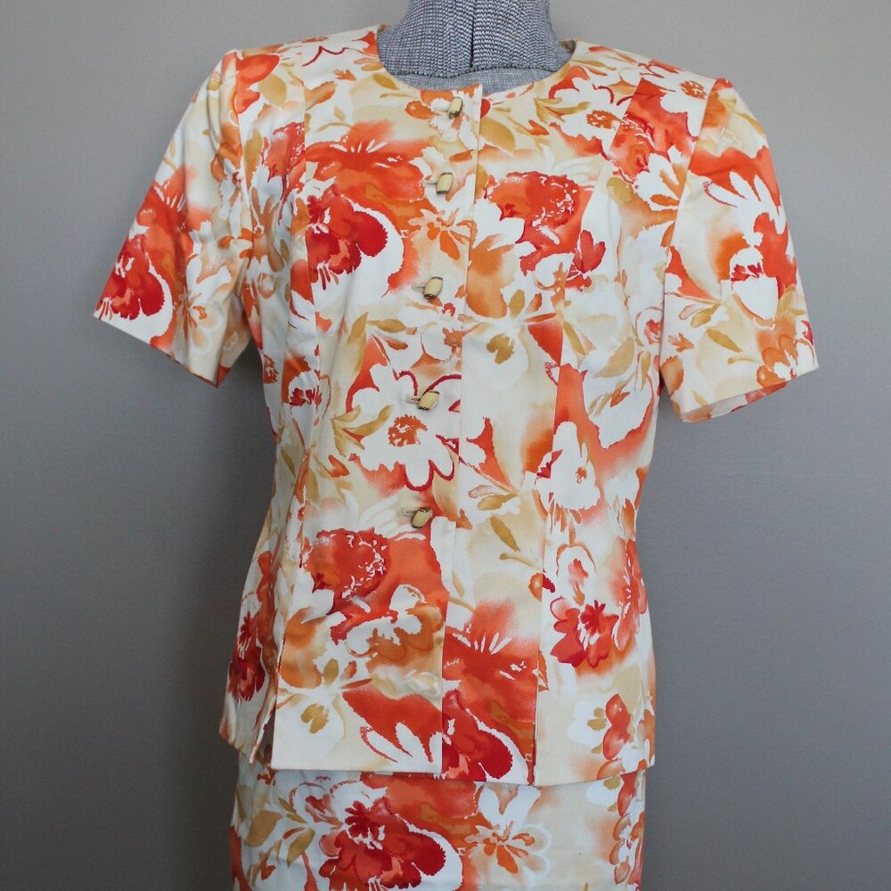 Kasper skirt suit, size 8 Petite. Orange/white.